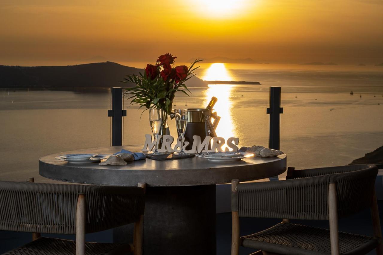 U & Me Suites Fira  Dış mekan fotoğraf