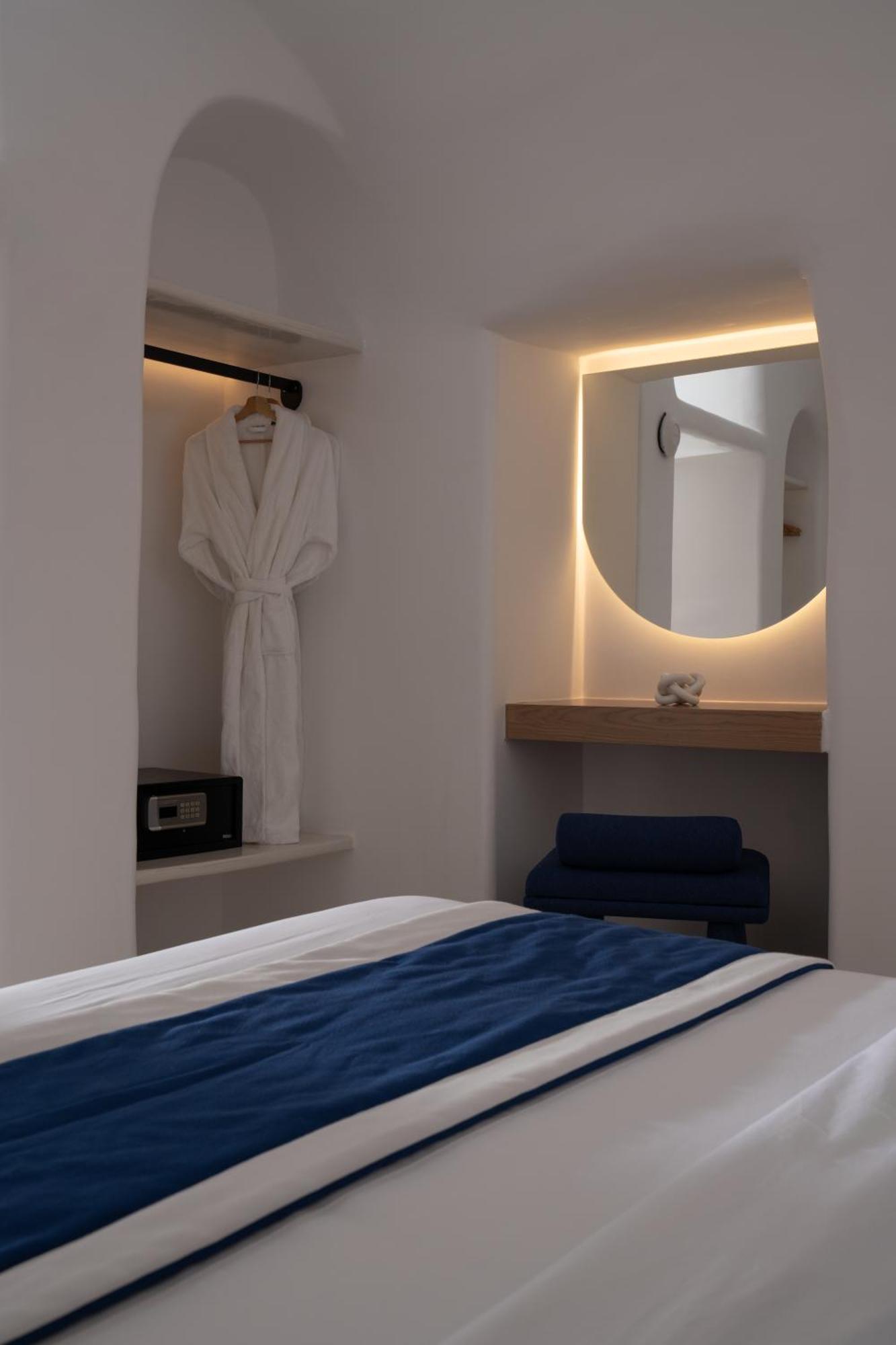 U & Me Suites Fira  Dış mekan fotoğraf