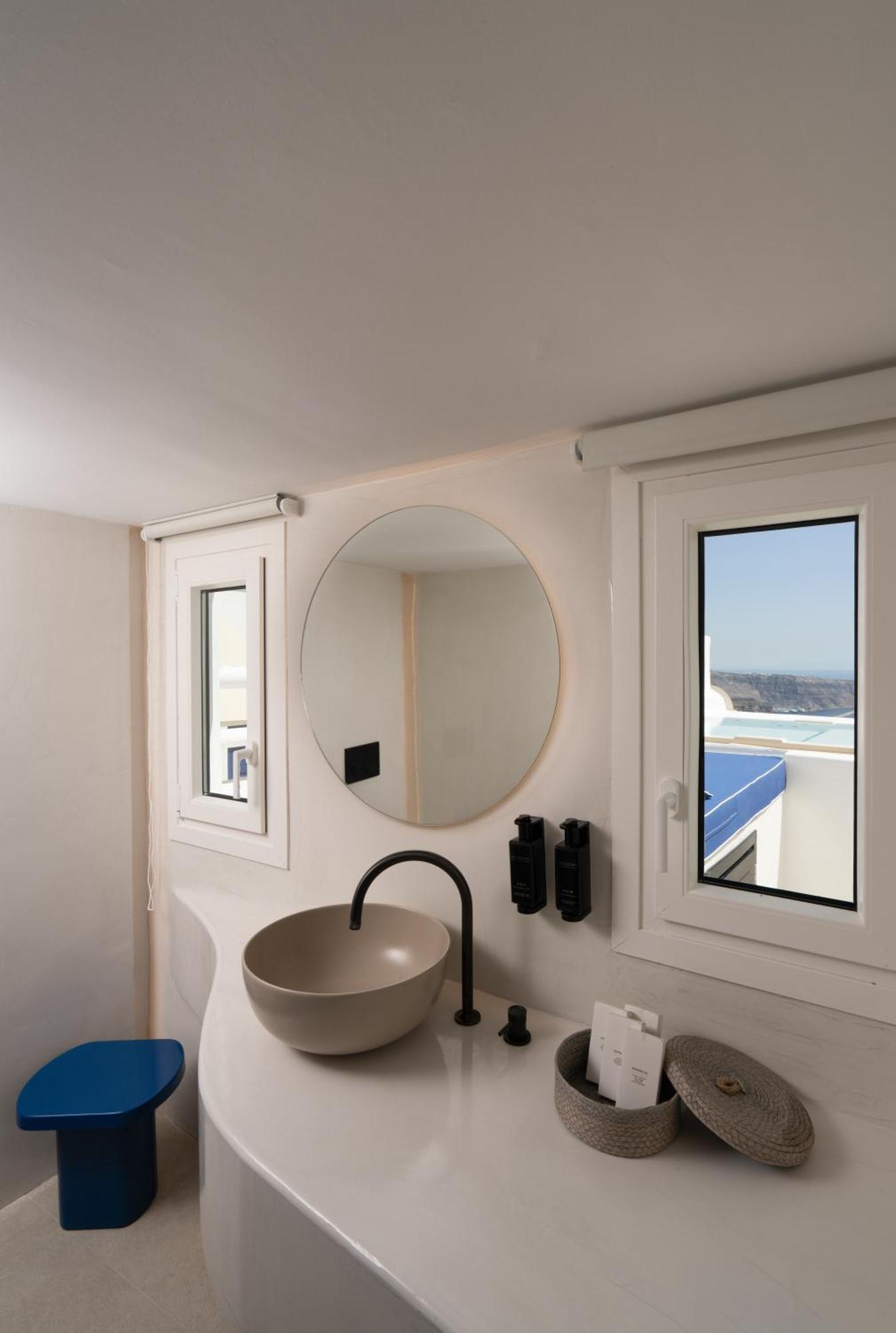 U & Me Suites Fira  Dış mekan fotoğraf
